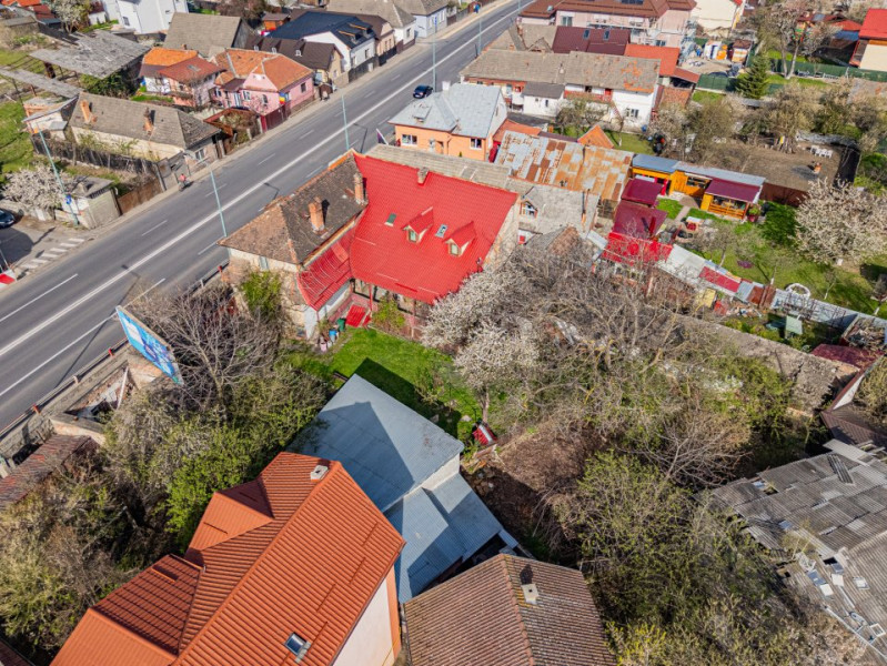 Casă de vânzare 5 camere în Brașov- teren 900 mp