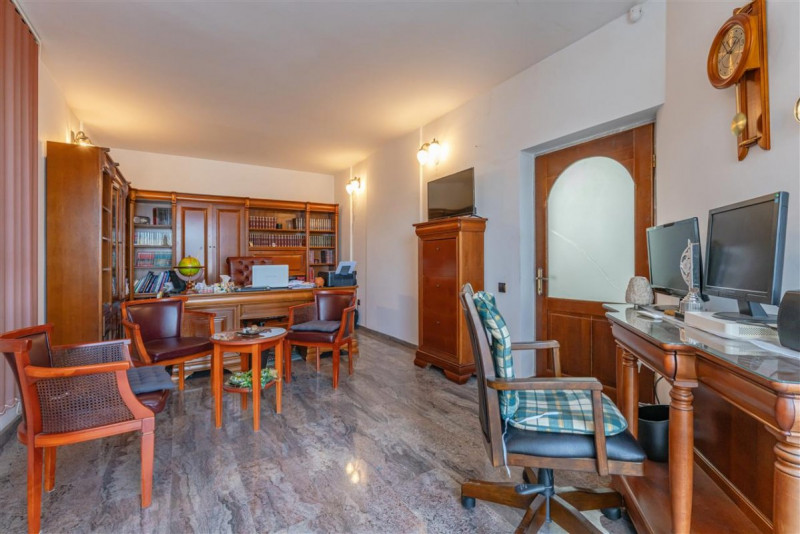 Castelariu: spectacol panoramic, locatie prestigioasa, exclusivist confort