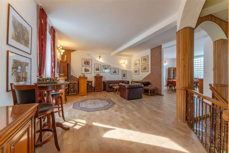 Castelariu: spectacol panoramic, locatie prestigioasa, exclusivist confort