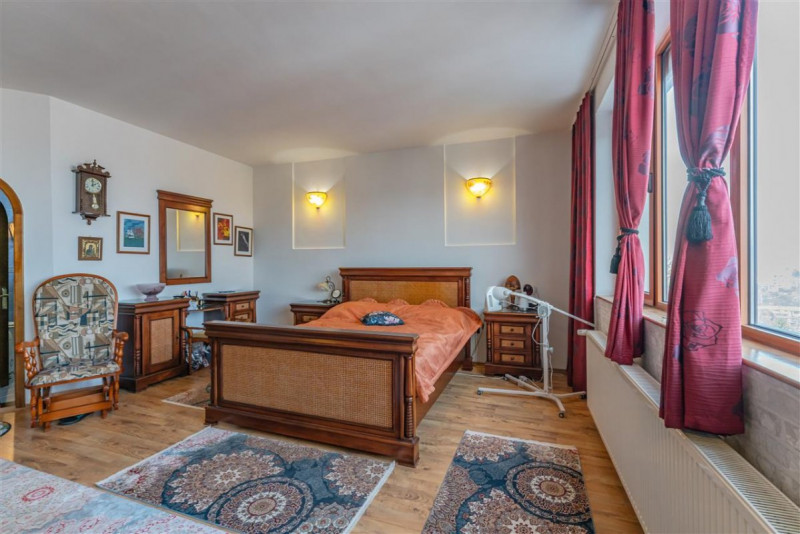 Castelariu: spectacol panoramic, locatie prestigioasa, exclusivist confort