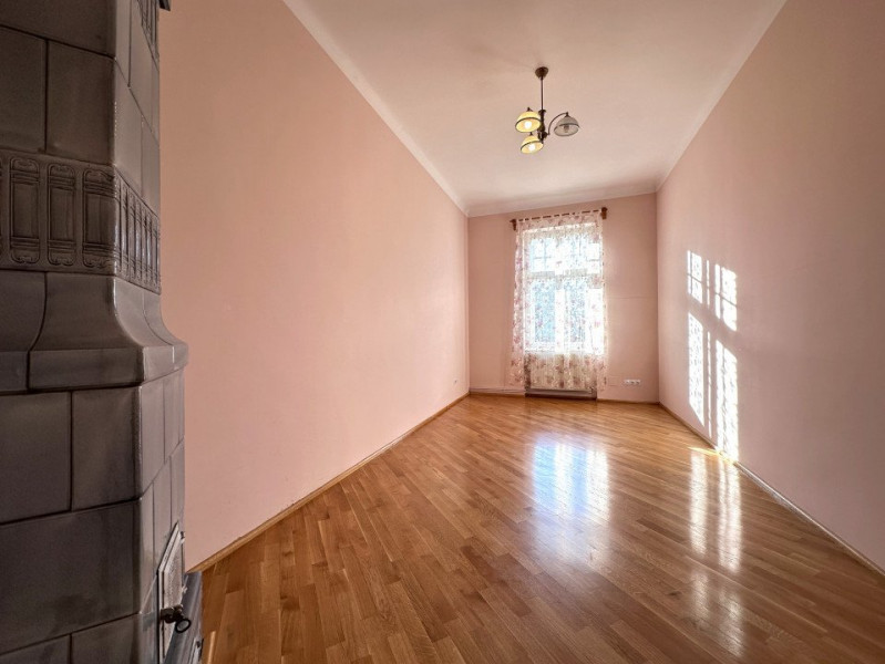 Apartament 4 camere, Cetatii