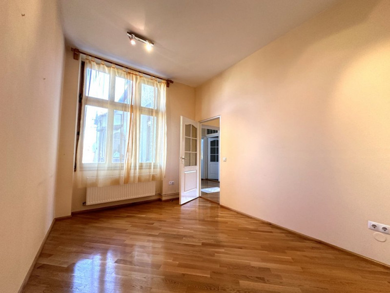 Apartament 4 camere, Cetatii