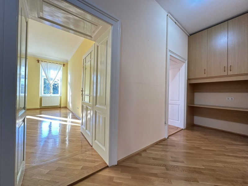 Apartament 4 camere, Cetatii