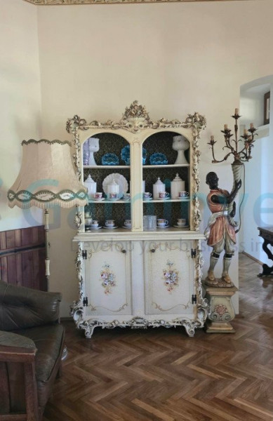 Conac nobiliar restaurat în Bihor, România