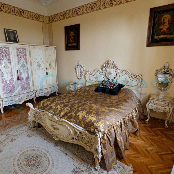 Conac nobiliar restaurat în Bihor, România