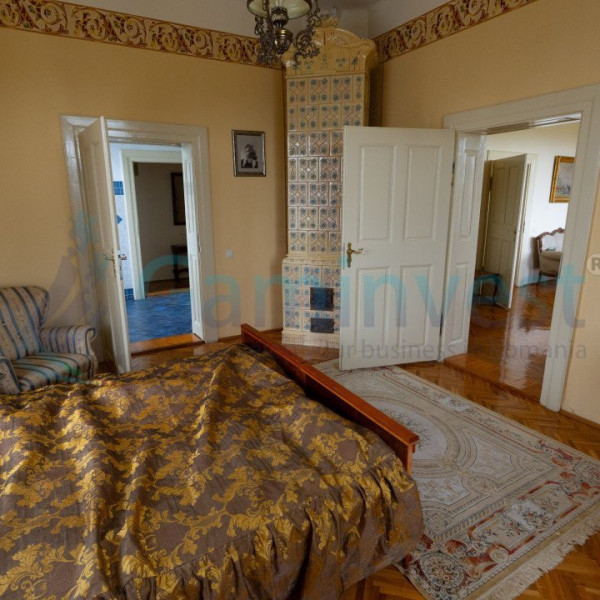 Conac nobiliar restaurat în Bihor, România