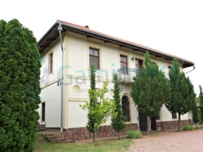 Conac nobiliar restaurat în Bihor, România