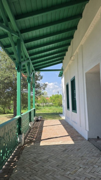 Conac istoric de poveste, restaurat recent – Poiana, Bihor
