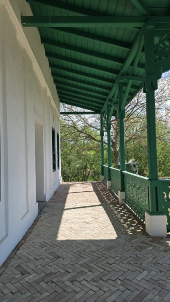Conac istoric de poveste, restaurat recent – Poiana, Bihor