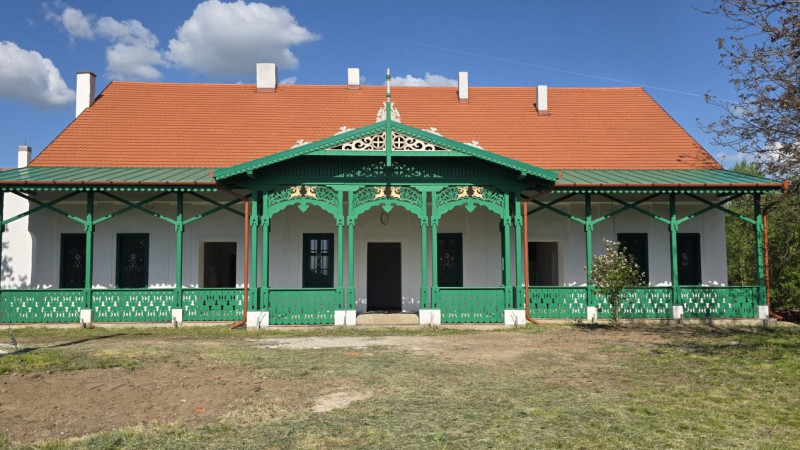 Conac istoric de poveste, restaurat recent – Poiana, Bihor