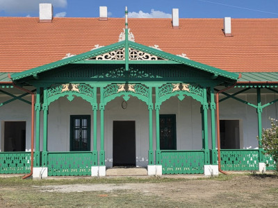 Conac istoric de poveste, restaurat recent – Poiana, Bihor