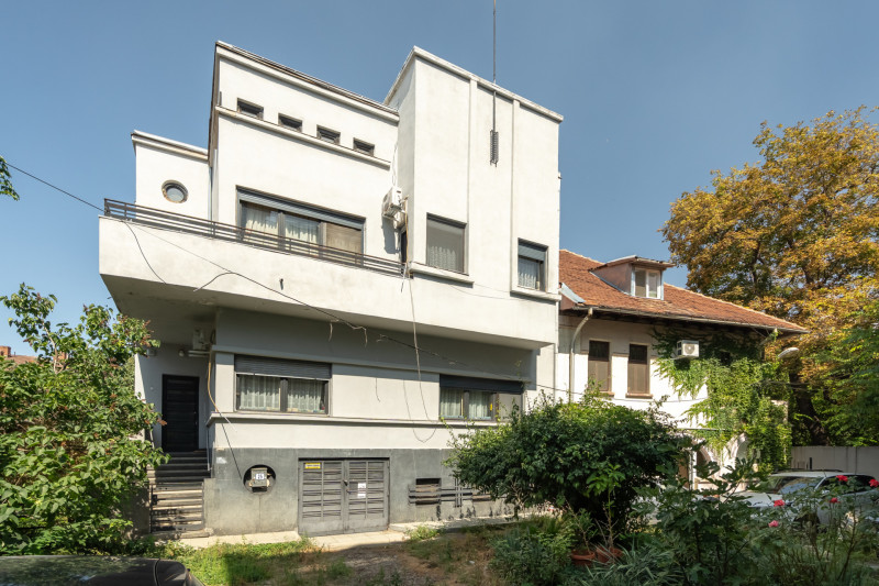 O vila cu prestanta, in Cismigiu