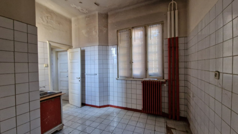 Proprietate deosebită ap 3 camere în casă interbelică, de vanzare in zona Unirii