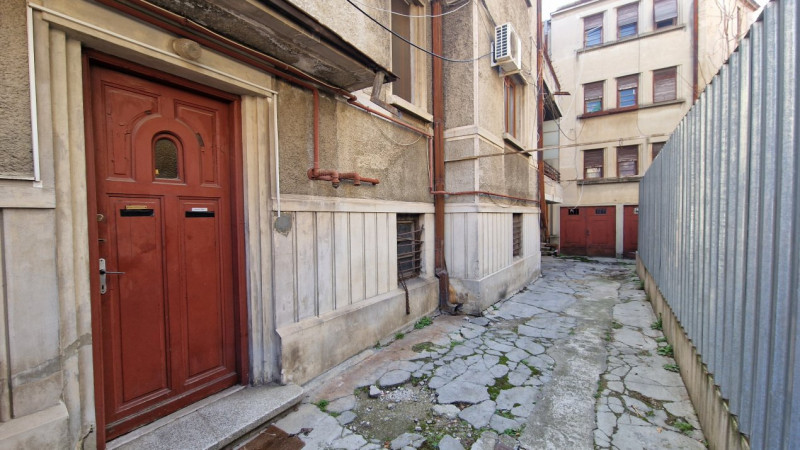 Proprietate deosebită ap 3 camere în casă interbelică, de vanzare in zona Unirii