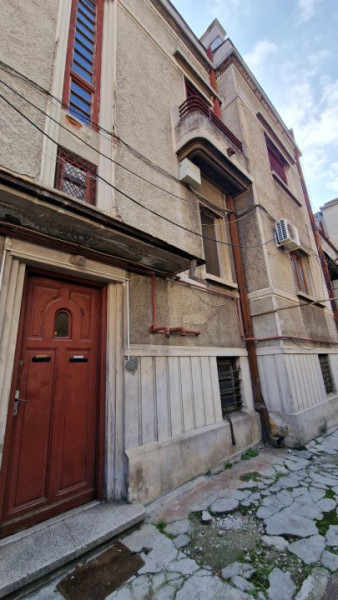 Proprietate deosebită ap 3 camere în casă interbelică, de vanzare in zona Unirii