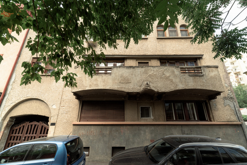 VAND 4(5) CAMERE ZONA PIATA MUNCII AGRICULTORI