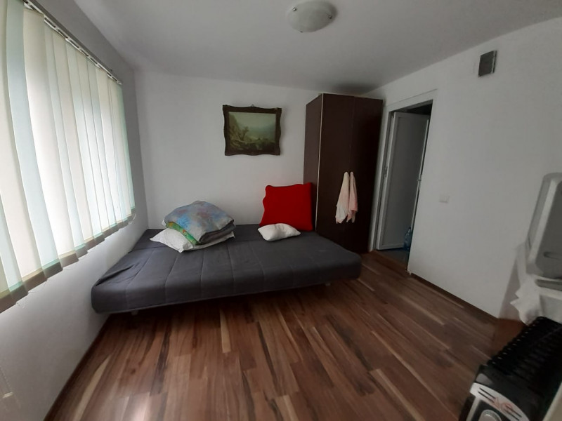 VAND CASUTA CU 3120 MP TEREN, SURDESTI BREAZA