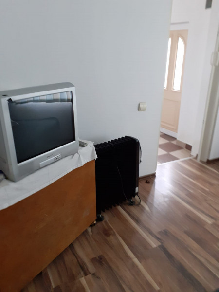 VAND CASUTA CU 3120 MP TEREN, SURDESTI BREAZA