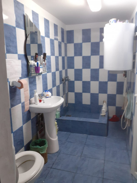 VAND CASUTA CU 3120 MP TEREN, SURDESTI BREAZA