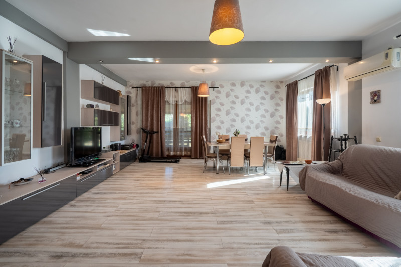 Casa de familie in Saftica