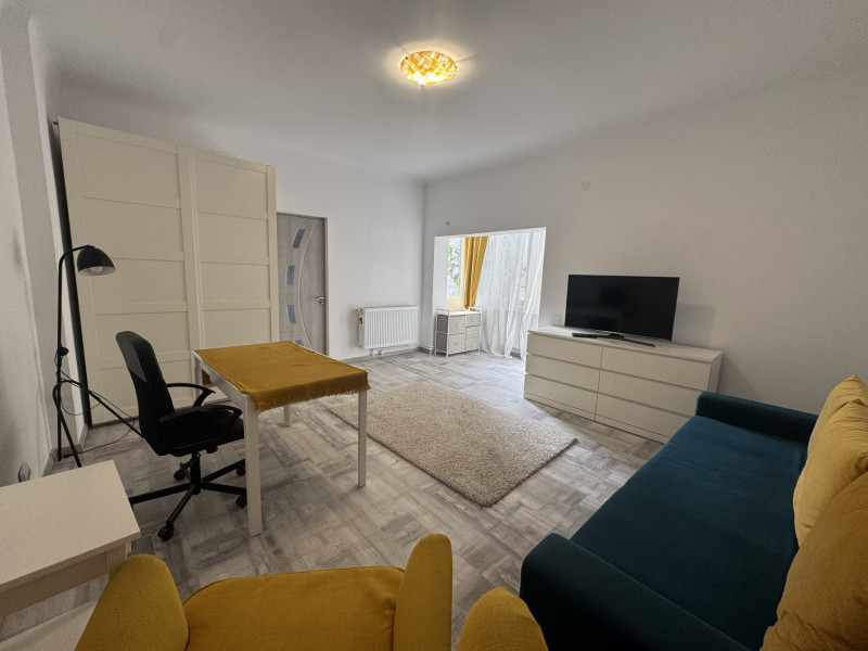 Garsoniera de pe strada Visinilor